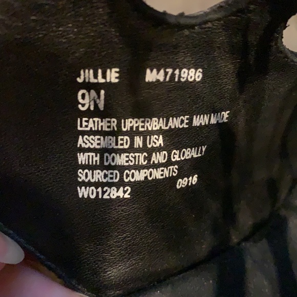 Munro Black Suede adjustable shoe 9 narrow - Picture 8 of 12